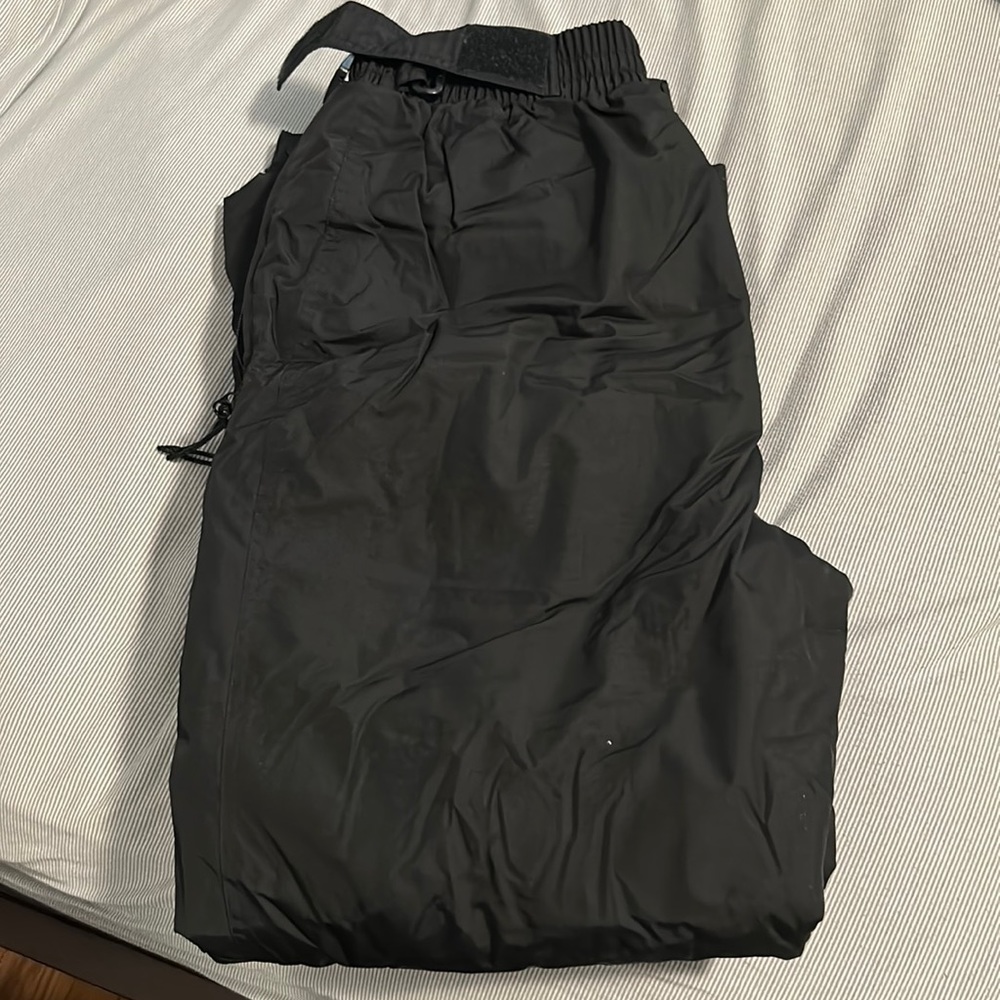 LL Bean men’s medium snow pants